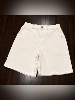 Free Assembly White Bermuda Jorts Size 2 High Rise Stretch Denim Summer